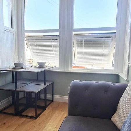 Westcliff-On-Sea Modern 2 Bedroom Apartment - Free Parking Southend-on-Sea Exteriér fotografie
