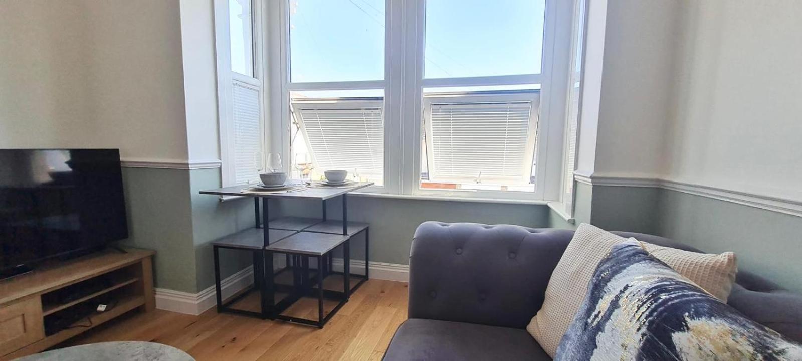 Westcliff-On-Sea Modern 2 Bedroom Apartment - Free Parking Southend-on-Sea Exteriér fotografie