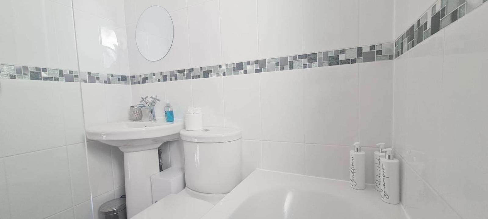 Westcliff-On-Sea Modern 2 Bedroom Apartment - Free Parking Southend-on-Sea Exteriér fotografie