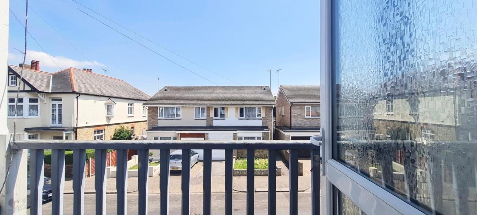 Westcliff-On-Sea Modern 2 Bedroom Apartment - Free Parking Southend-on-Sea Exteriér fotografie