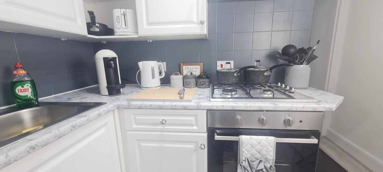 Westcliff-On-Sea Modern 2 Bedroom Apartment - Free Parking Southend-on-Sea Exteriér fotografie
