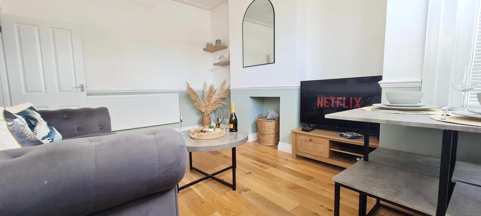 Westcliff-On-Sea Modern 2 Bedroom Apartment - Free Parking Southend-on-Sea Exteriér fotografie