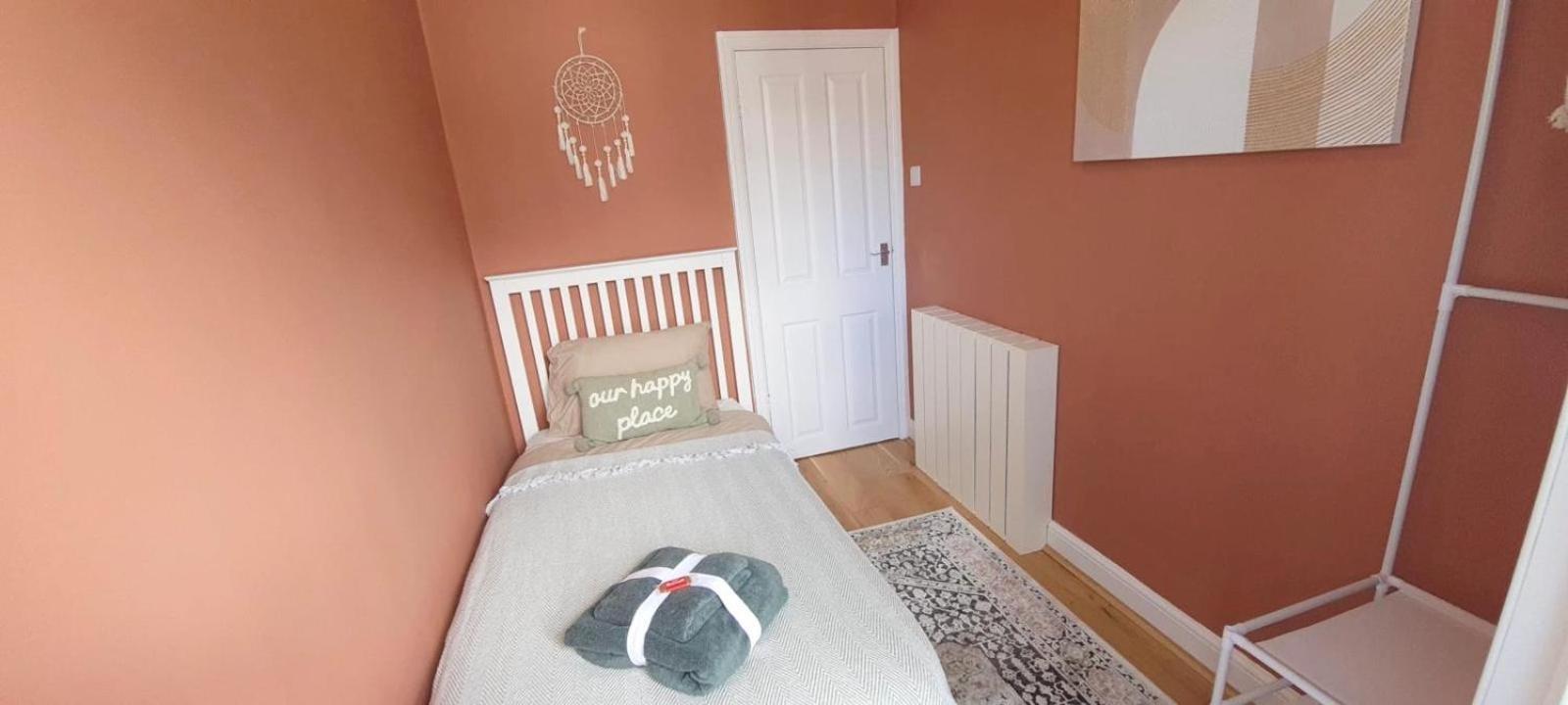 Westcliff-On-Sea Modern 2 Bedroom Apartment - Free Parking Southend-on-Sea Exteriér fotografie