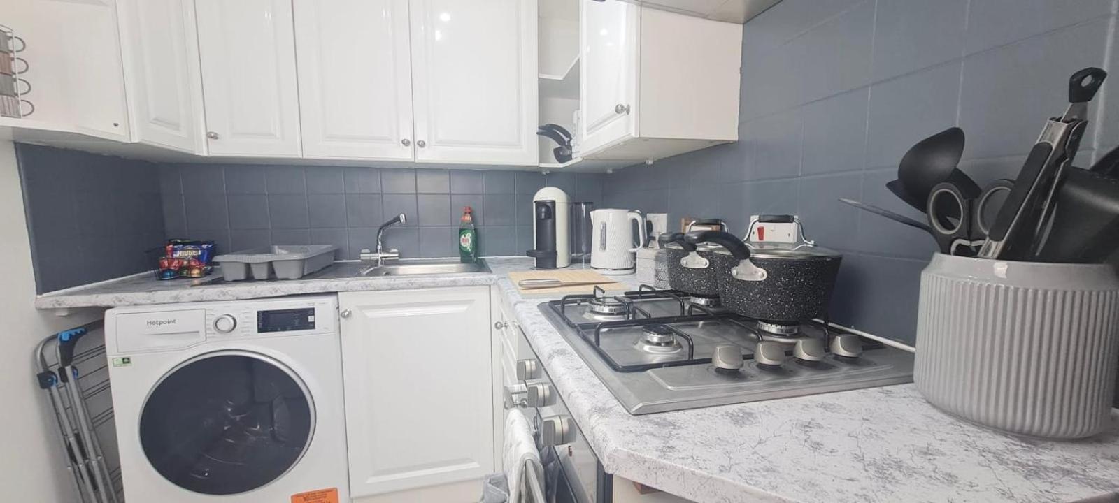 Westcliff-On-Sea Modern 2 Bedroom Apartment - Free Parking Southend-on-Sea Exteriér fotografie