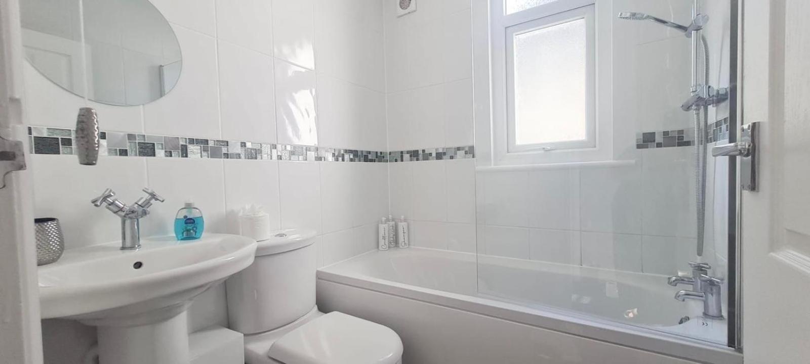 Westcliff-On-Sea Modern 2 Bedroom Apartment - Free Parking Southend-on-Sea Exteriér fotografie