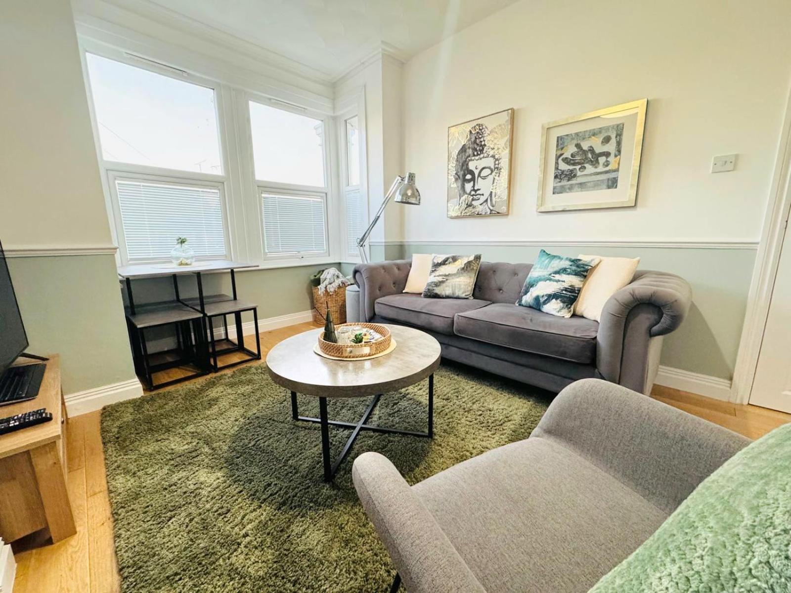 Westcliff-On-Sea Modern 2 Bedroom Apartment - Free Parking Southend-on-Sea Exteriér fotografie